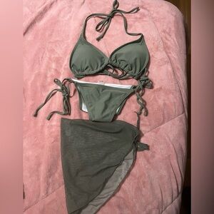 Women’s three piece bathing suit